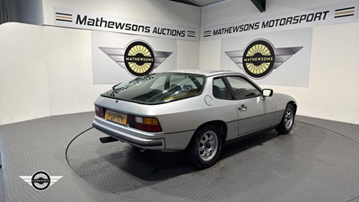 Lot 68 - 1980 PORSCHE 924