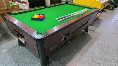 Lot 99 - SLATE BED PUB POOL TABLE WITH BRAND NEW CLOTH, £1 A PLAY 7ft x4ft