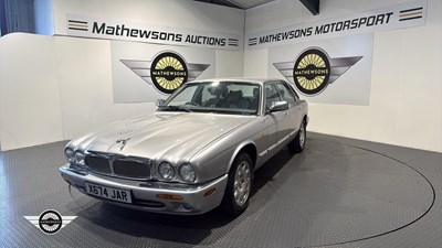 Lot 646 - 2000 JAGUAR XJ8 AUTO