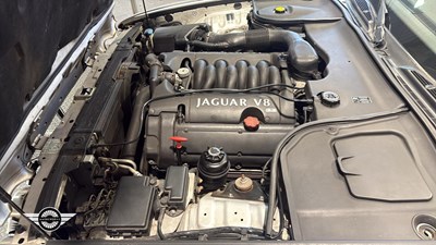 Lot 646 - 2000 JAGUAR XJ8 AUTO
