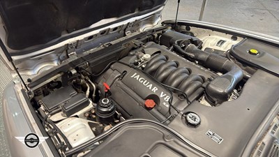 Lot 646 - 2000 JAGUAR XJ8 AUTO