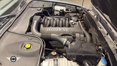Lot 646 - 2000 JAGUAR XJ8 AUTO