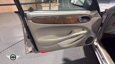 Lot 646 - 2000 JAGUAR XJ8 AUTO