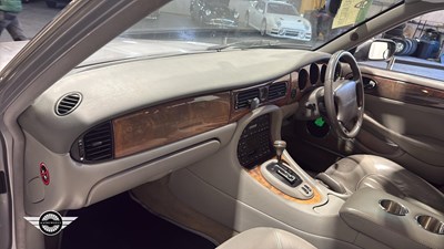 Lot 646 - 2000 JAGUAR XJ8 AUTO