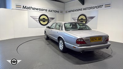 Lot 646 - 2000 JAGUAR XJ8 AUTO