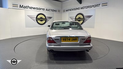 Lot 646 - 2000 JAGUAR XJ8 AUTO