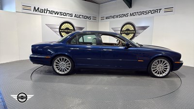 Lot 502 - 2004 JAGUAR XJR V8 S/C AUTO