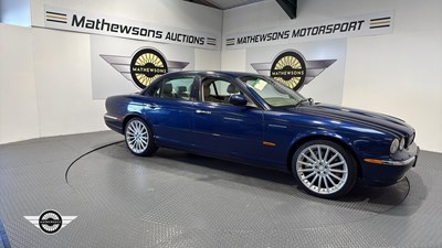 Lot 502 - 2004 JAGUAR XJR V8 S/C AUTO