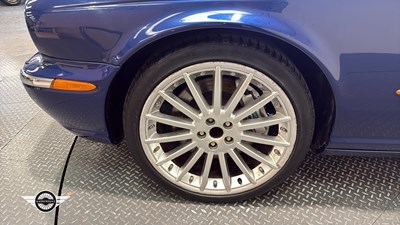 Lot 502 - 2004 JAGUAR XJR V8 S/C AUTO