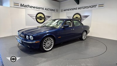 Lot 502 - 2004 JAGUAR XJR V8 S/C AUTO