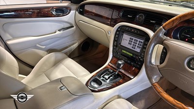 Lot 502 - 2004 JAGUAR XJR V8 S/C AUTO