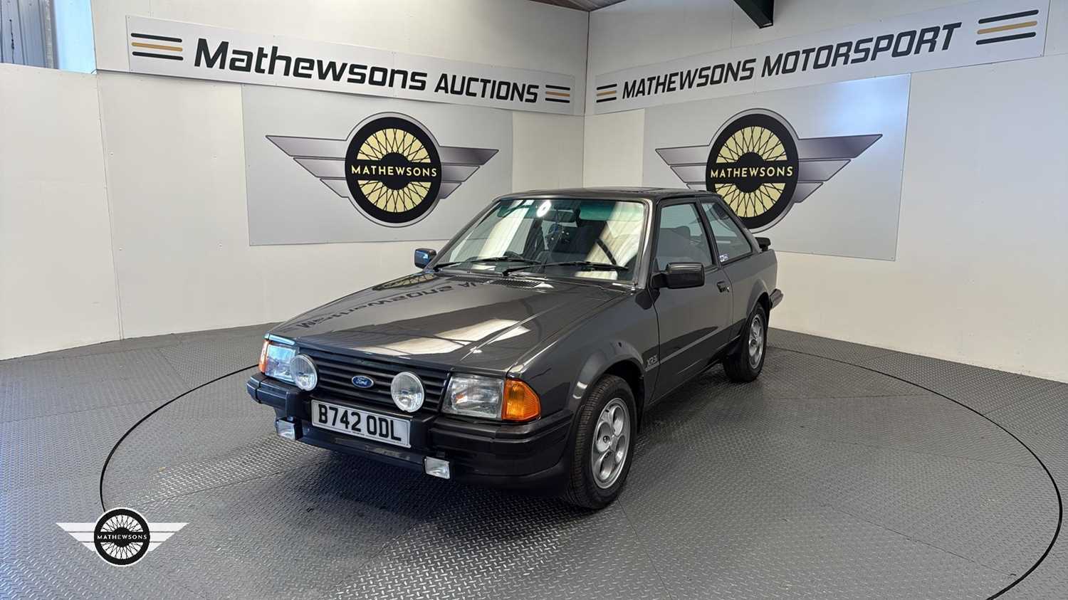 Lot 832 - 1985 FORD ESCORT XR3I