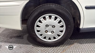 Lot 672 - 1995 ROVER 620 SI AUTO