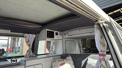 Lot 587 - 1990 VOLKSWAGEN TRANSPORTER 78