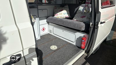 Lot 587 - 1990 VOLKSWAGEN TRANSPORTER 78
