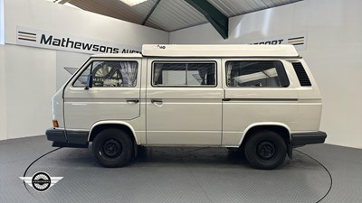 Lot 587 - 1990 VOLKSWAGEN TRANSPORTER 78