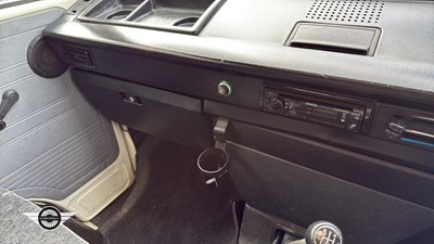 Lot 587 - 1990 VOLKSWAGEN TRANSPORTER 78