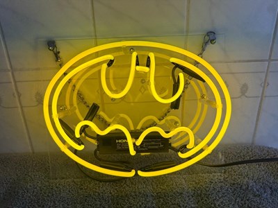 Lot 493 - BATMAN NEON SIGN 12" X 9"