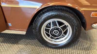 Lot 724 - 1977 TRIUMPH STAG AUTO