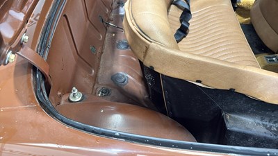 Lot 724 - 1977 TRIUMPH STAG AUTO