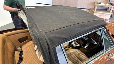 Lot 724 - 1977 TRIUMPH STAG AUTO