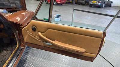 Lot 724 - 1977 TRIUMPH STAG AUTO