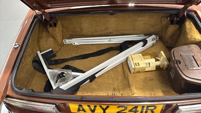Lot 724 - 1977 TRIUMPH STAG AUTO