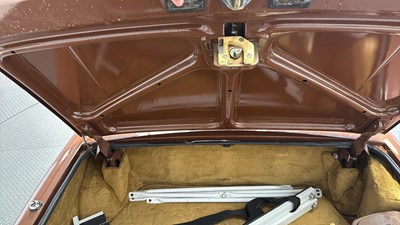 Lot 724 - 1977 TRIUMPH STAG AUTO