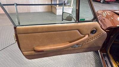 Lot 724 - 1977 TRIUMPH STAG AUTO