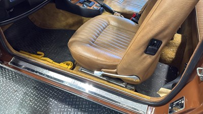 Lot 724 - 1977 TRIUMPH STAG AUTO