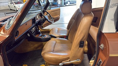 Lot 724 - 1977 TRIUMPH STAG AUTO