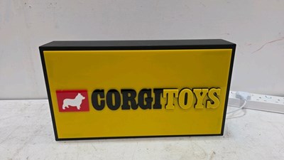 Lot 677 - CORGI TOYS LIGHT BOX 18" X 10"