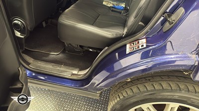 Lot 172 - 2010 LAND ROVER DISCOVERY XS