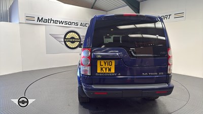 Lot 172 - 2010 LAND ROVER DISCOVERY XS