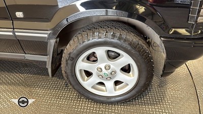 Lot 214 - 2002 LAND ROVER RANGE ROVER VOGUE SE