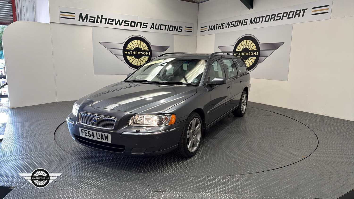Lot 392 - 2004 VOLVO V70 T5 SE AUTO
