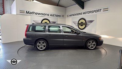 Lot 392 - 2004 VOLVO V70 T5 SE AUTO