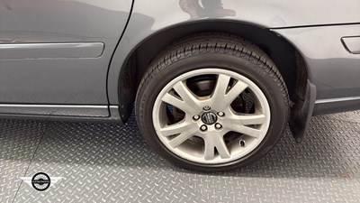 Lot 392 - 2004 VOLVO V70 T5 SE AUTO