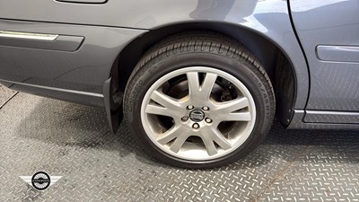 Lot 392 - 2004 VOLVO V70 T5 SE AUTO