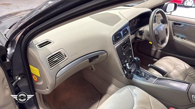 Lot 392 - 2004 VOLVO V70 T5 SE AUTO
