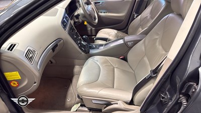 Lot 392 - 2004 VOLVO V70 T5 SE AUTO