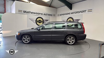 Lot 392 - 2004 VOLVO V70 T5 SE AUTO