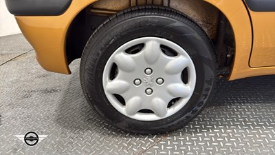 Lot 390 - 1998 PEUGEOT 106 LOOK2 DIESEL