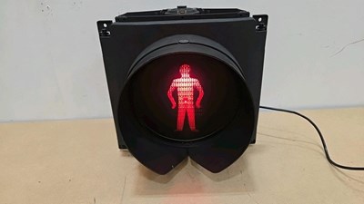 Lot 33 - 1980'S PEDESTRIAN CROSSING LIGHT