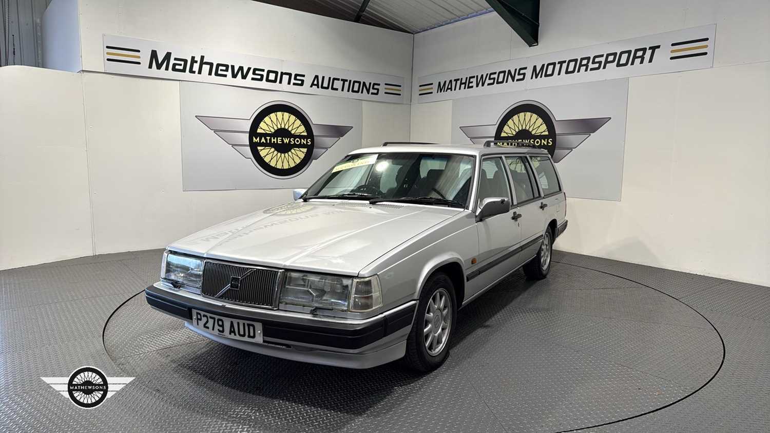 Lot 426 - 1996 VOLVO 940 CLASSIC TURBO AUTO