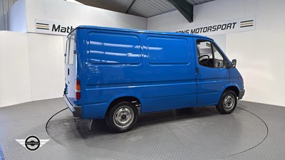 Lot 524 - 1990 FORD TRANSIT BONUS