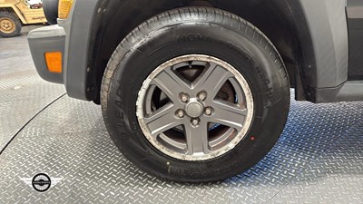 Lot 566 - 2005 JEEP CHEROKEE RENEGADE CRD A
