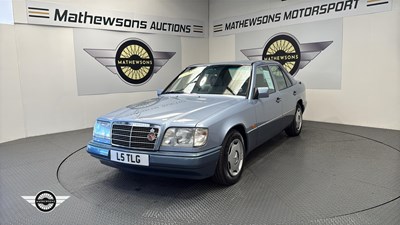 Lot 602 - 1994 MERCEDES E200