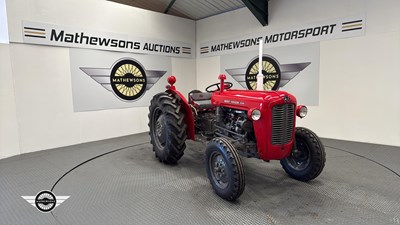 Lot 560 - 1964 MASSEY FERGUSON 35 X