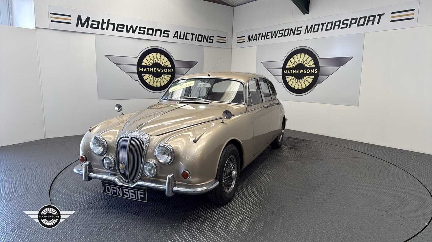 Lot 746 - 1968 DAIMLER V8 250